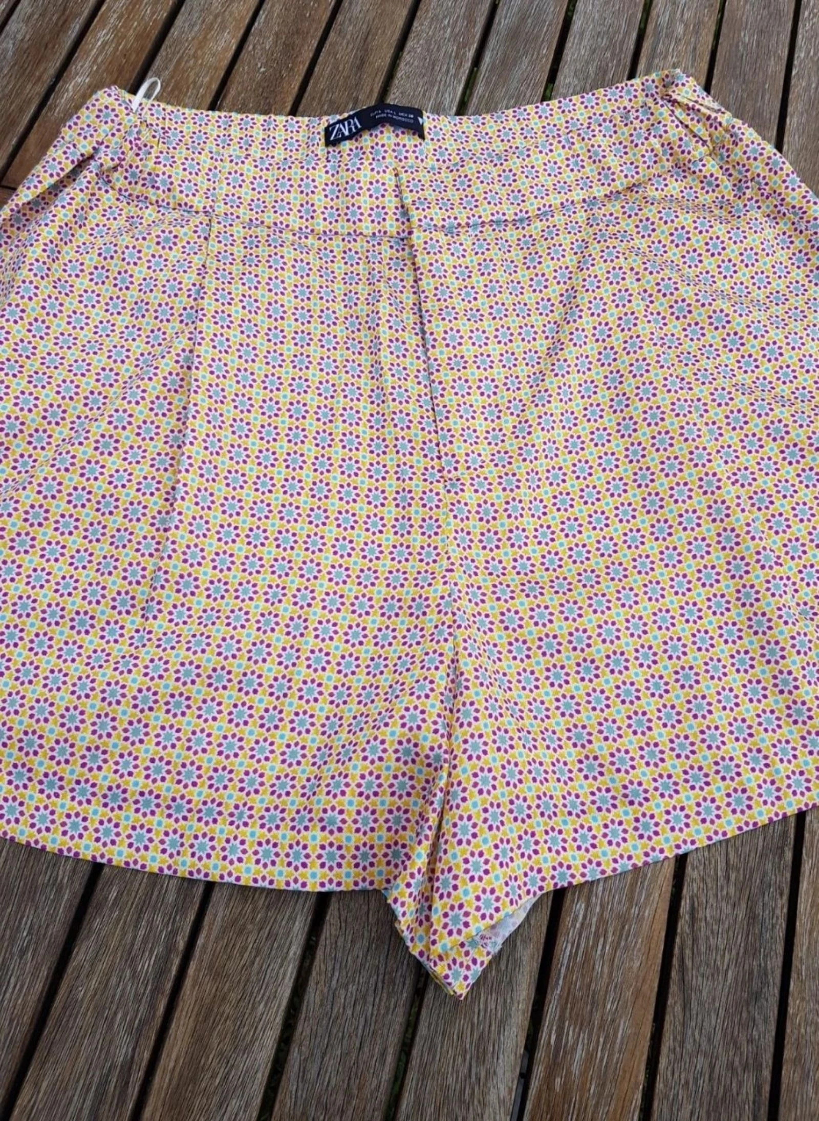 Short satinado estampado Zara L